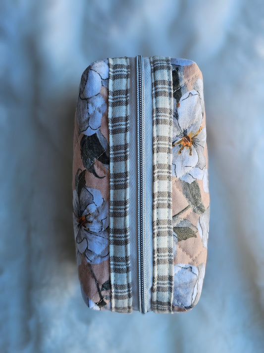 Peach White Magnolia Flower Stripped Accent Quilted Pattern Mini Zipper Box Pouch