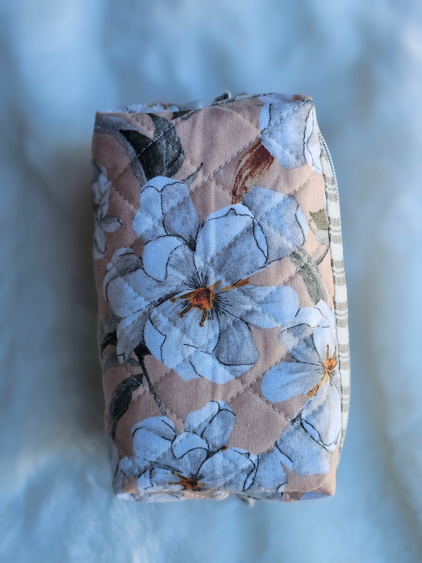 Peach White Magnolia Flower Stripped Accent Quilted Pattern Mini Zipper Box Pouch
