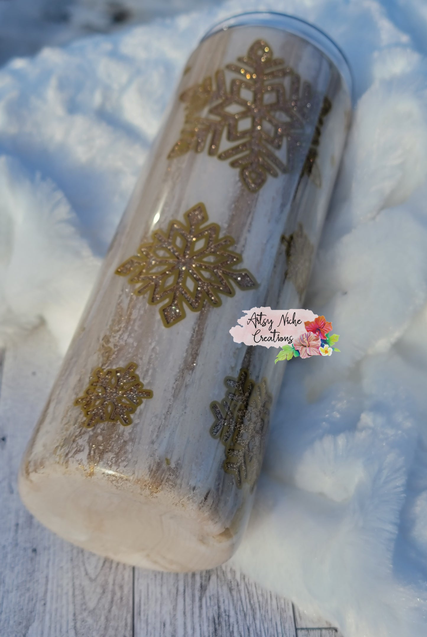 20 oz Gold Dirty Pour Peekaboo Snowflake Epoxy Tumbler